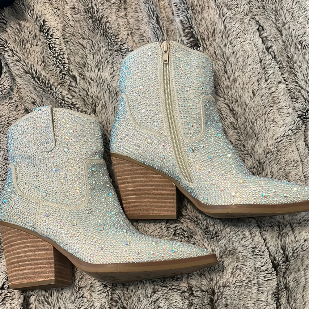 Very G Crystal Embellished Ivory Ankle Boots